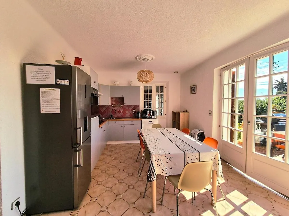 Holiday home Maison Familliale, Vaste Jardin Proche Mer Et Centre Ville Bandol